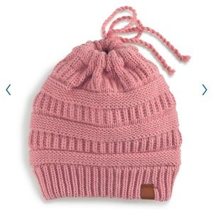 Women’s SO knit Messy Bun Beanie NEW